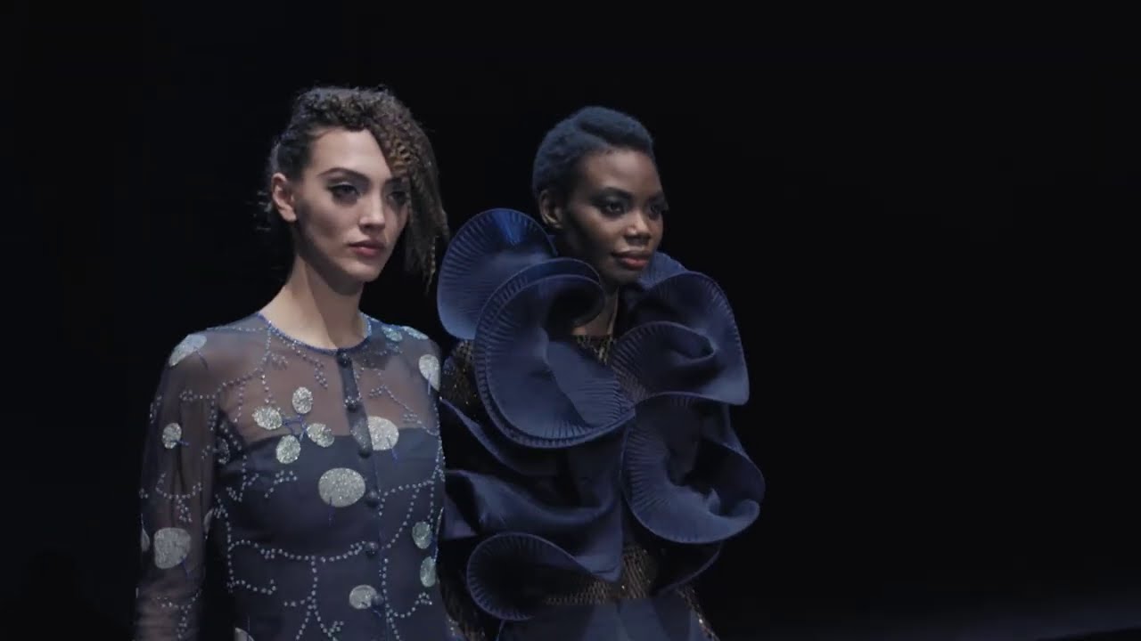 Giorgio Armani Fall Winter 2021-22 Women's Fashion Show