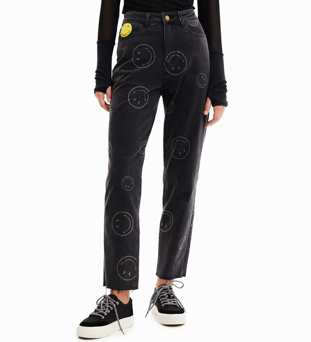 jeans mom con stampa smiley jeans mom con stampa smiley