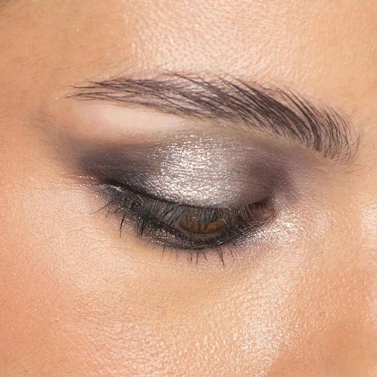 Trucco occhi grigio Trucco occhi grigio