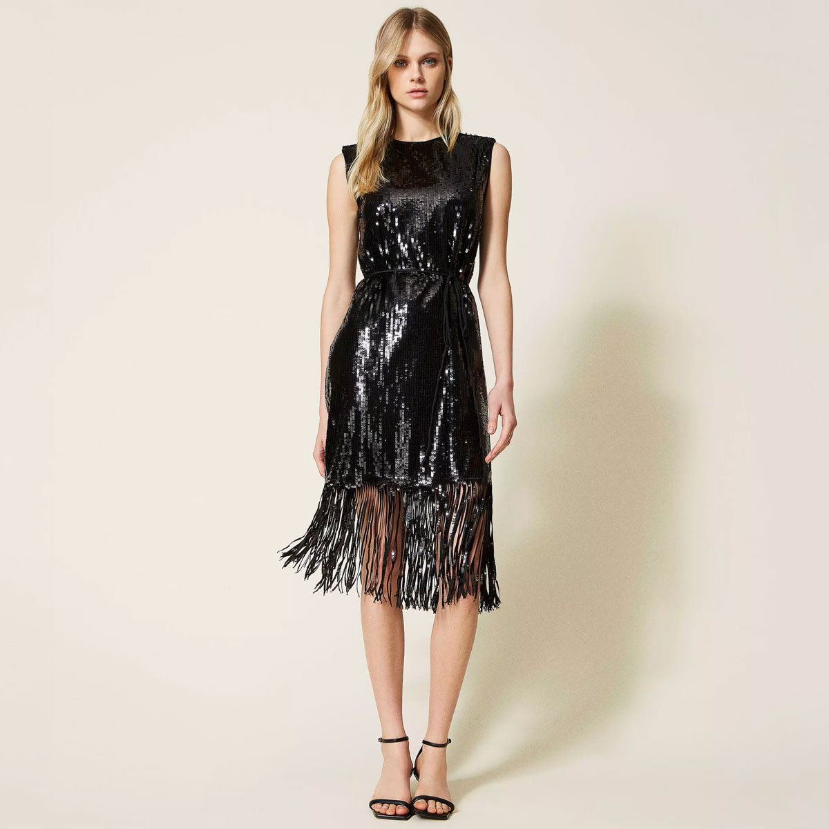 abito nero in paillettes abito nero in paillettes