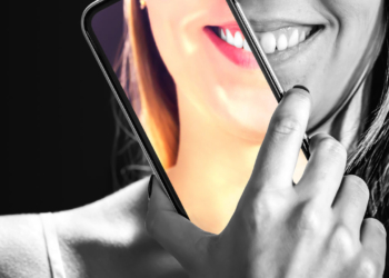 Bellezza modificata con i filtri beauty