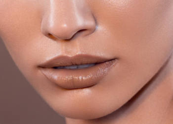 Trucco labbra nude anni '90