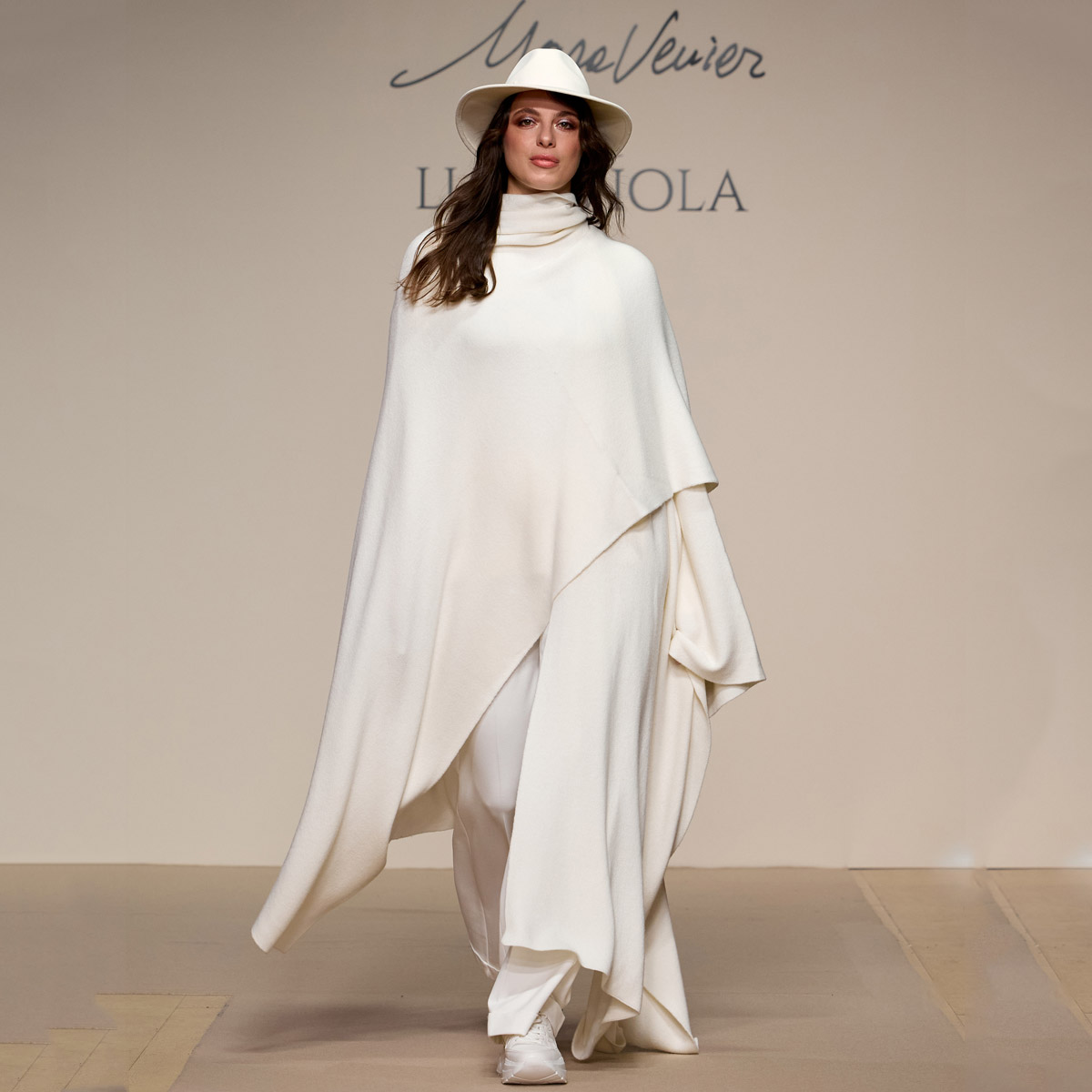  Desfile de Mara Venier para Luisa Viola