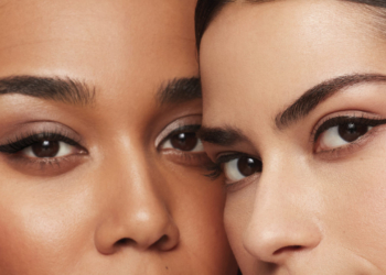 Eyeliner siero Colorstay Lash Serum + Liner di Revlon