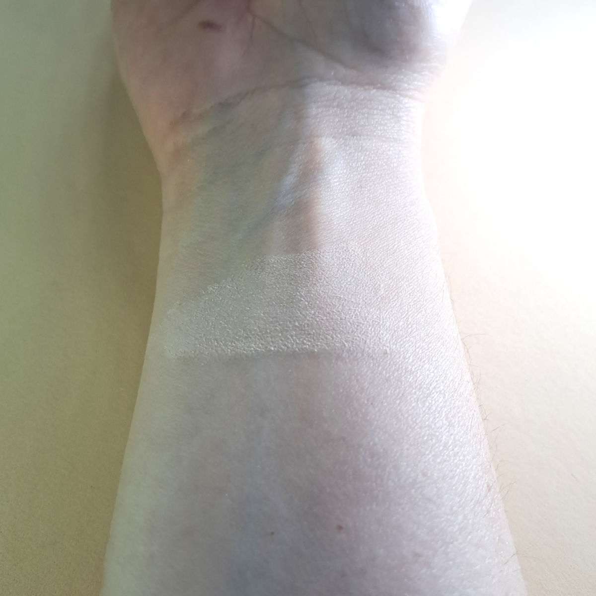 Swatches cipria in polvere libera Benefit The POREfessional Swatches cipria in polvere libera Benefit The POREfessional