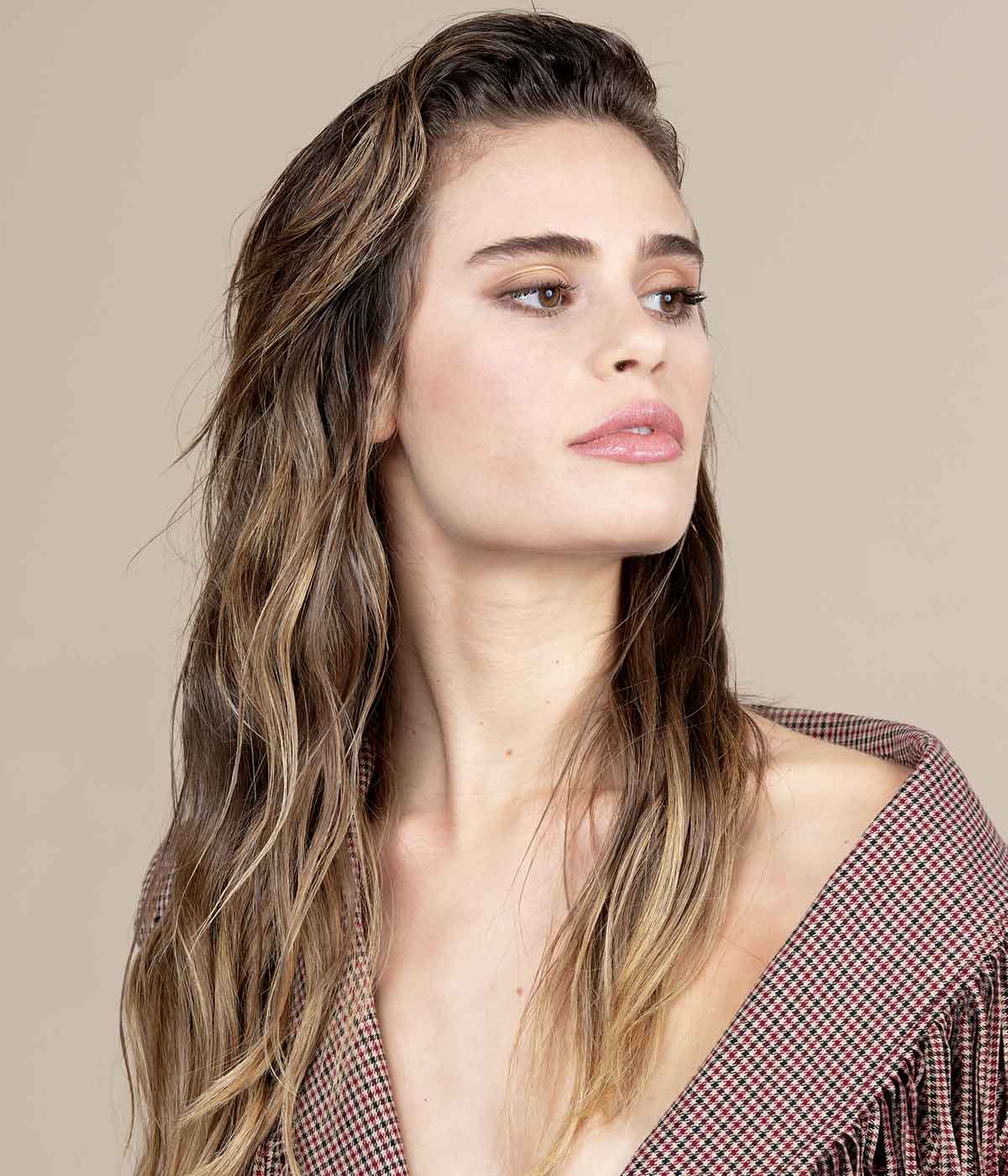 Cura dello stile capelli wet look Cura dello stile capelli wet look