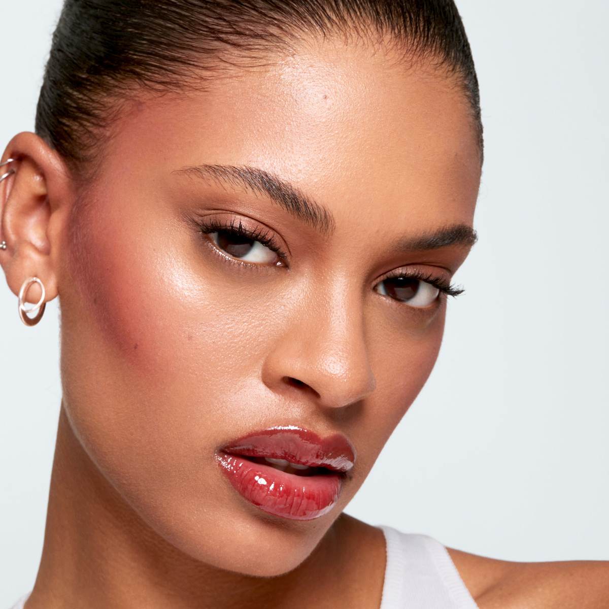 Come realizzare il trucco blush anni '80 Come realizzare il trucco blush anni '80