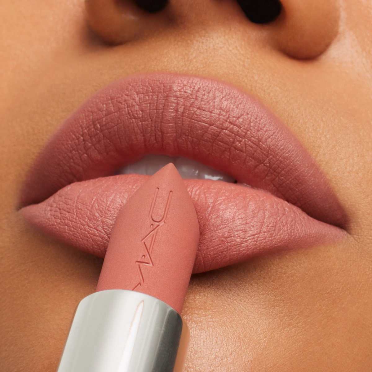 MAC rossetto nude Velvet Teddy