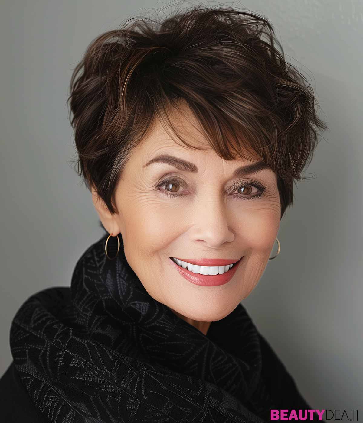 Taglio corto elegante donna over 50 Taglio corto elegante donna over 50