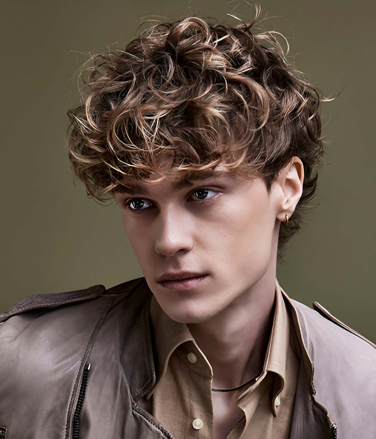 Capelli mossi tagli corti uomo con ciuffo Capelli mossi tagli corti uomo con ciuffo