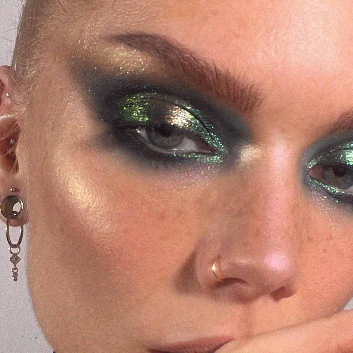 Make up da sera con ombretti verdi multifinish Make up da sera con ombretti verdi multifinish