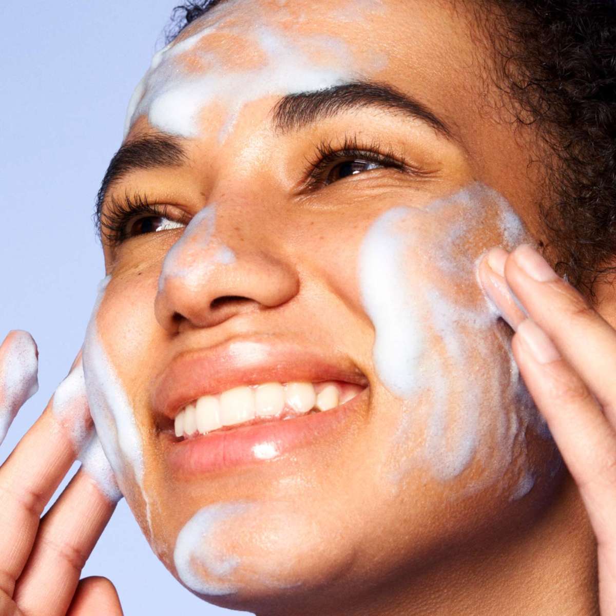 Detergente viso in mousse Detergente viso in mousse