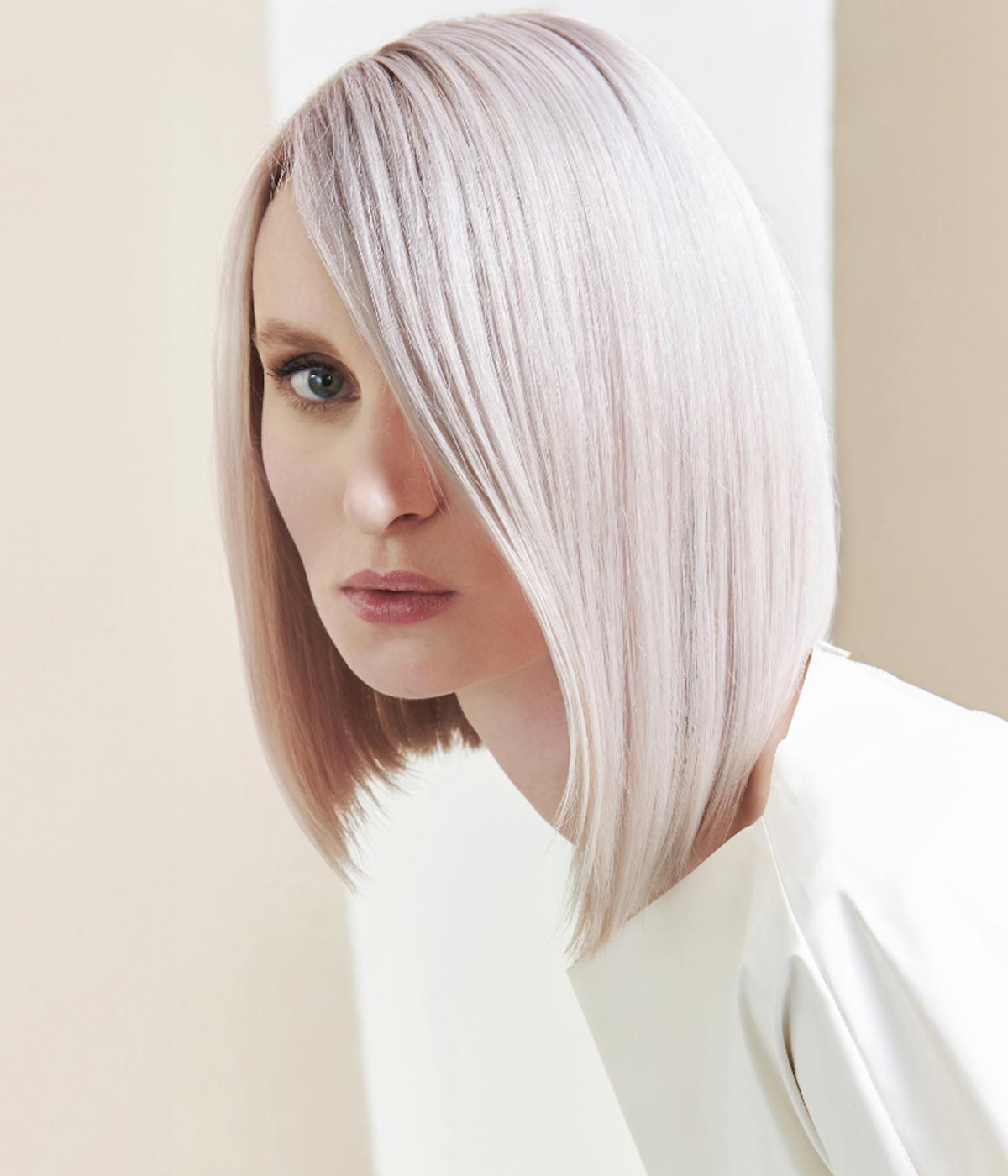Tagli capelli medi colore pearl blonde Tagli capelli medi colore pearl blonde