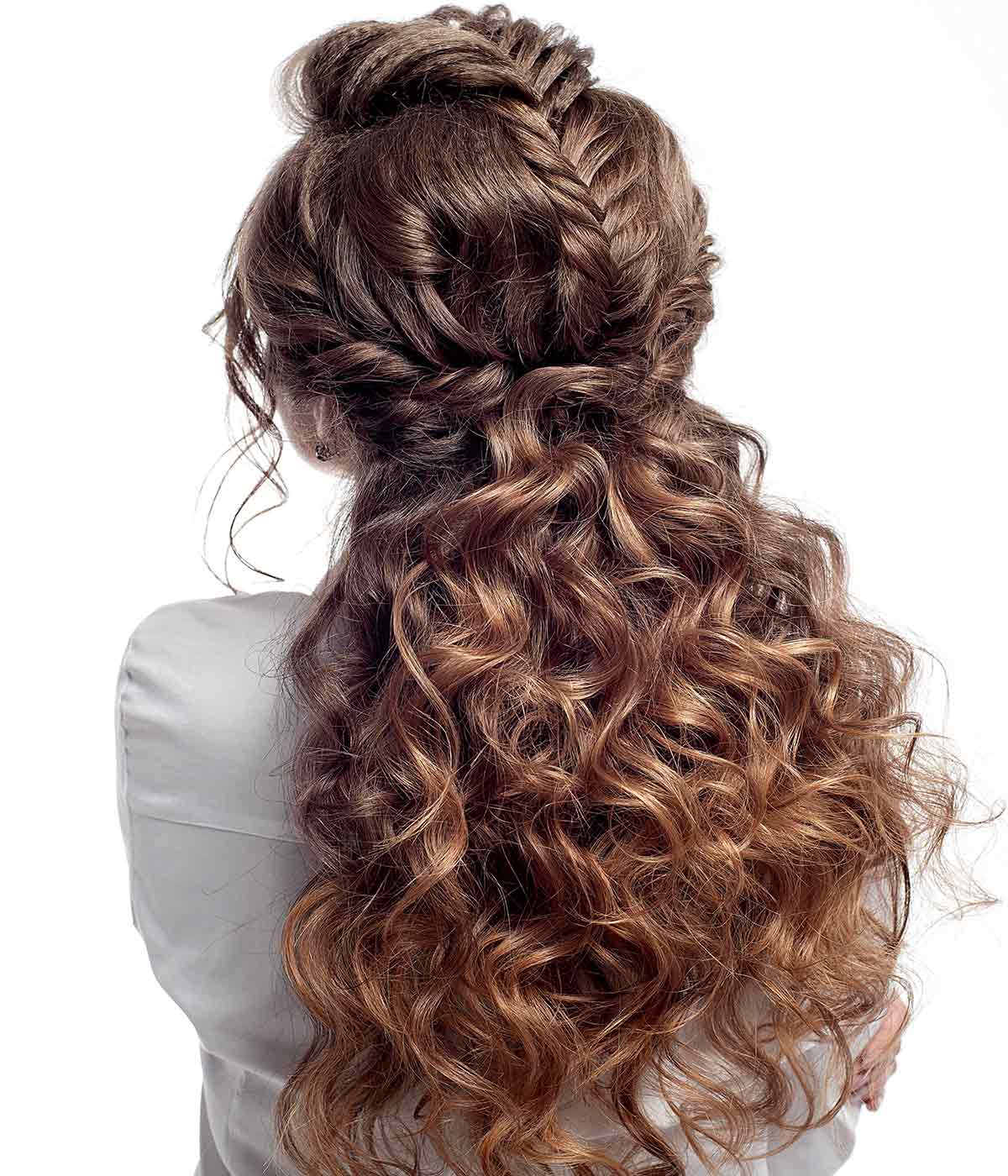 Pettinature con trecce capelli ricci cerimonia Pettinature con trecce capelli ricci cerimonia