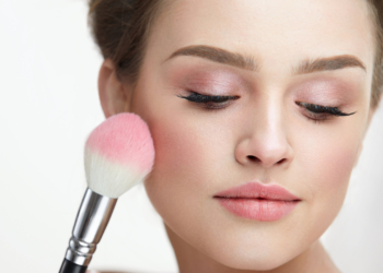 Come scegliere il blush perfetto per l'estate