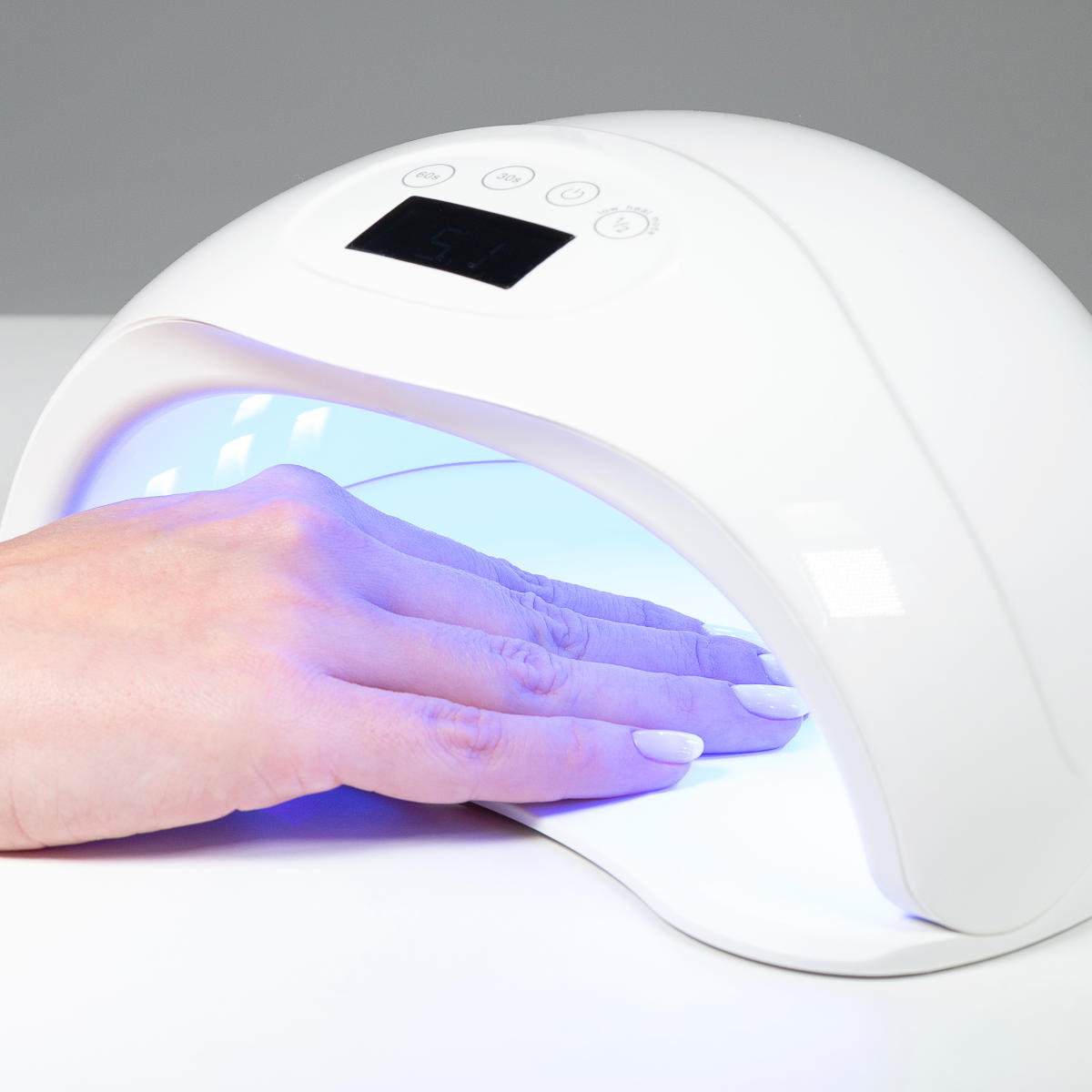 Smalti e gel semipermanenti divieto europeo per Tpo e Dmta Smalti e gel semipermanenti divieto europeo per Tpo e Dmta