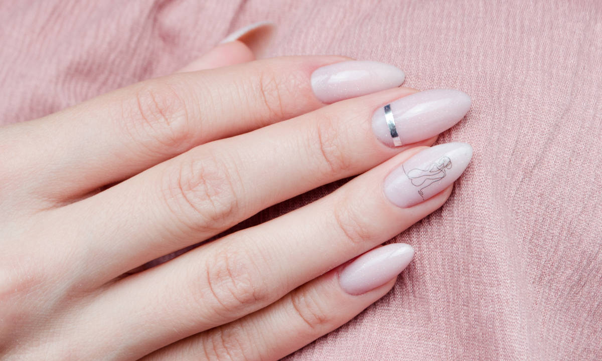 Smalti e gel semipermanenti divieto europeo per Tpo e Dmta