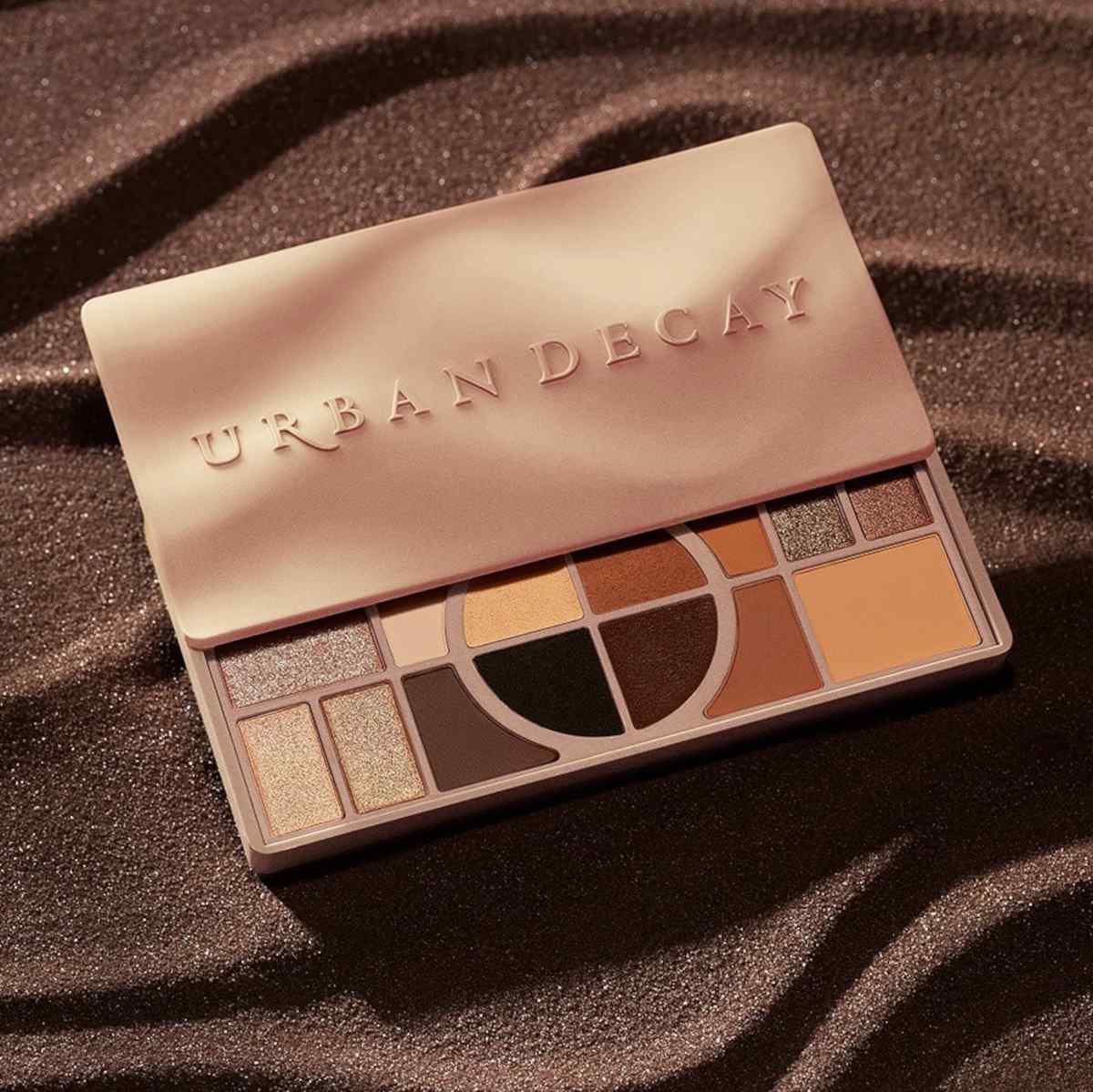 Palette viso e occhi Urban Decay Naked Shaped Palette viso e occhi Urban Decay Naked Shaped