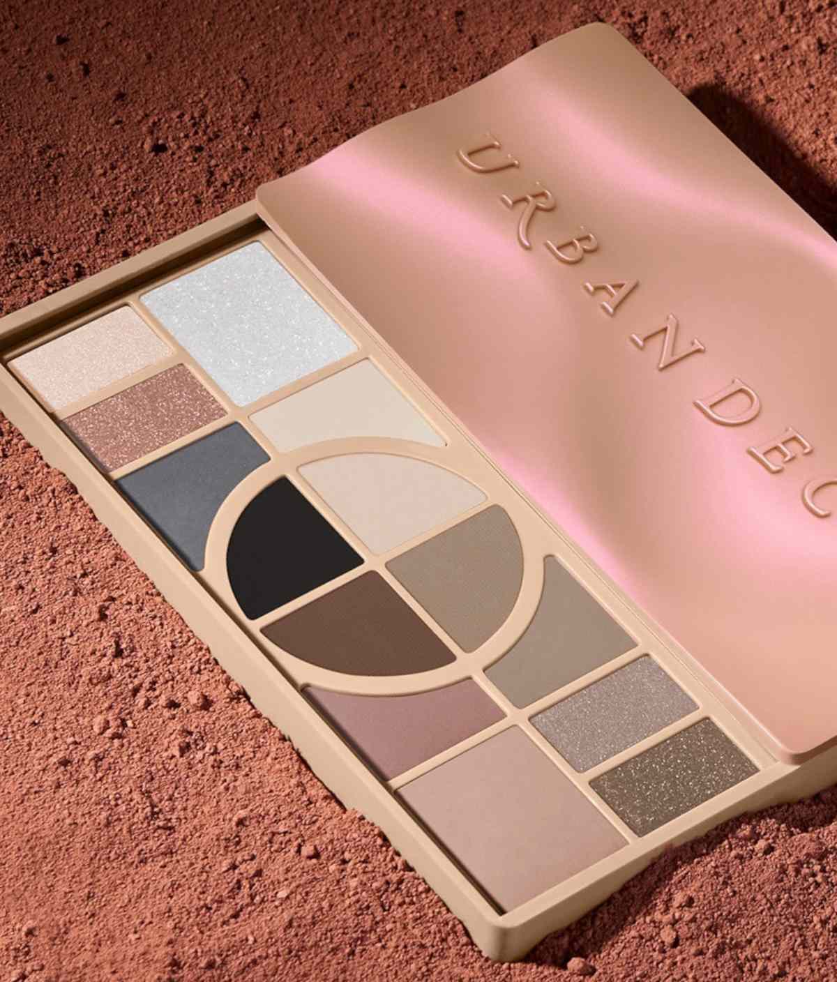 Urban Decay Naked Shaped palette make up Urban Decay Naked Shaped palette make up