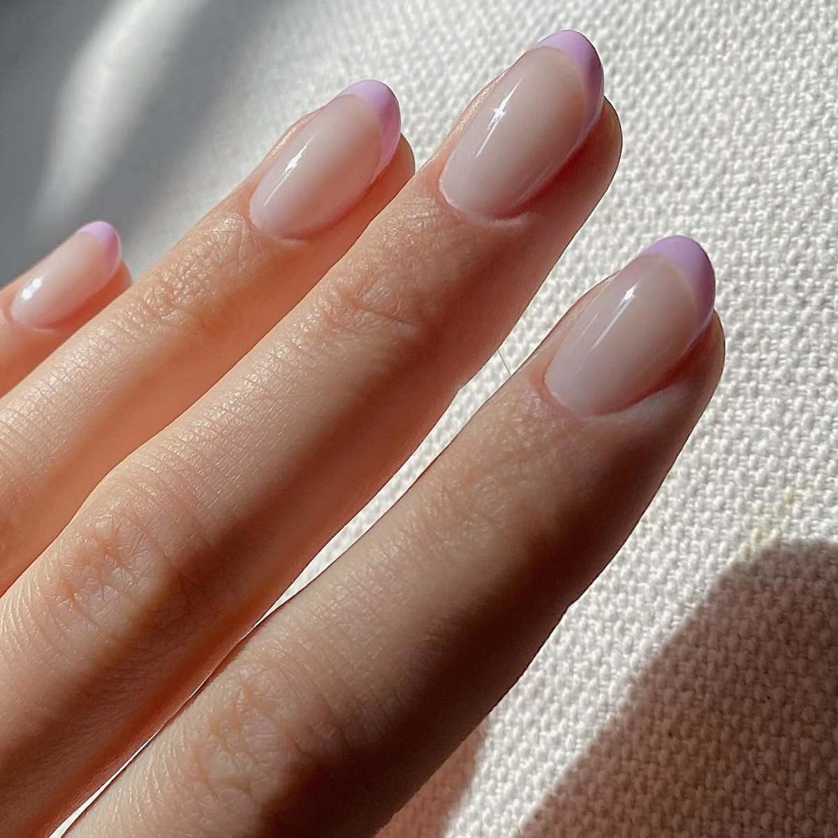 Manicure elegante per mani over 50 Manicure elegante per mani over 50