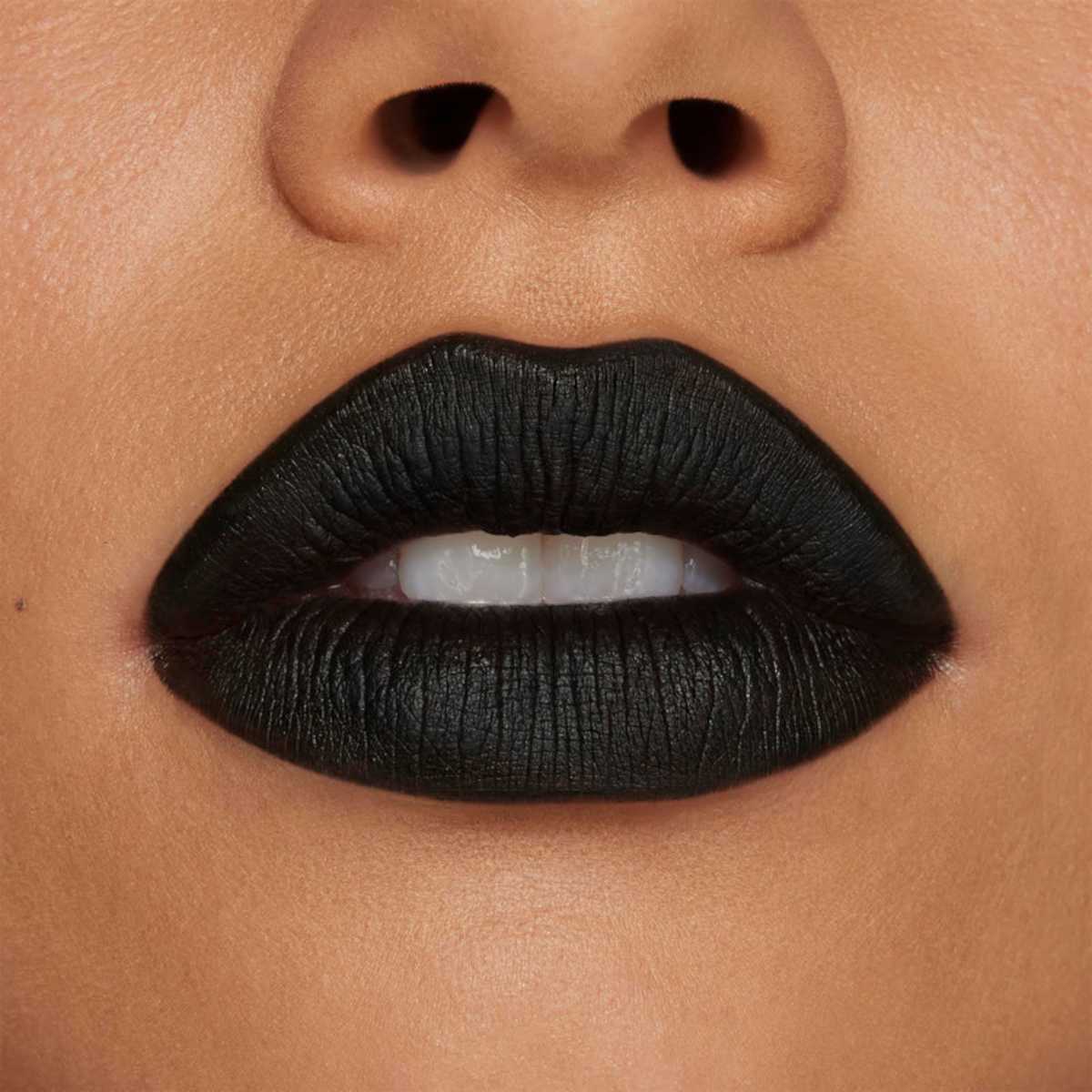 Kylie Cosmetics set make up Halloween 2025 Kylie Cosmetics set make up Halloween 2025