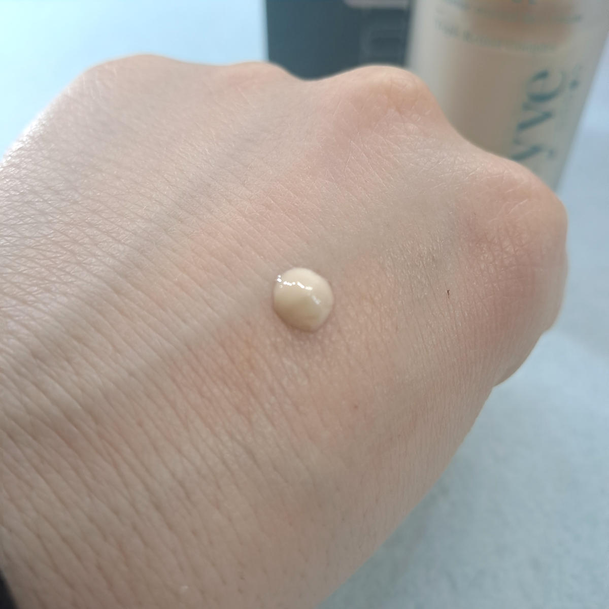 Texture crema viso Infyve Texture crema viso Infyve