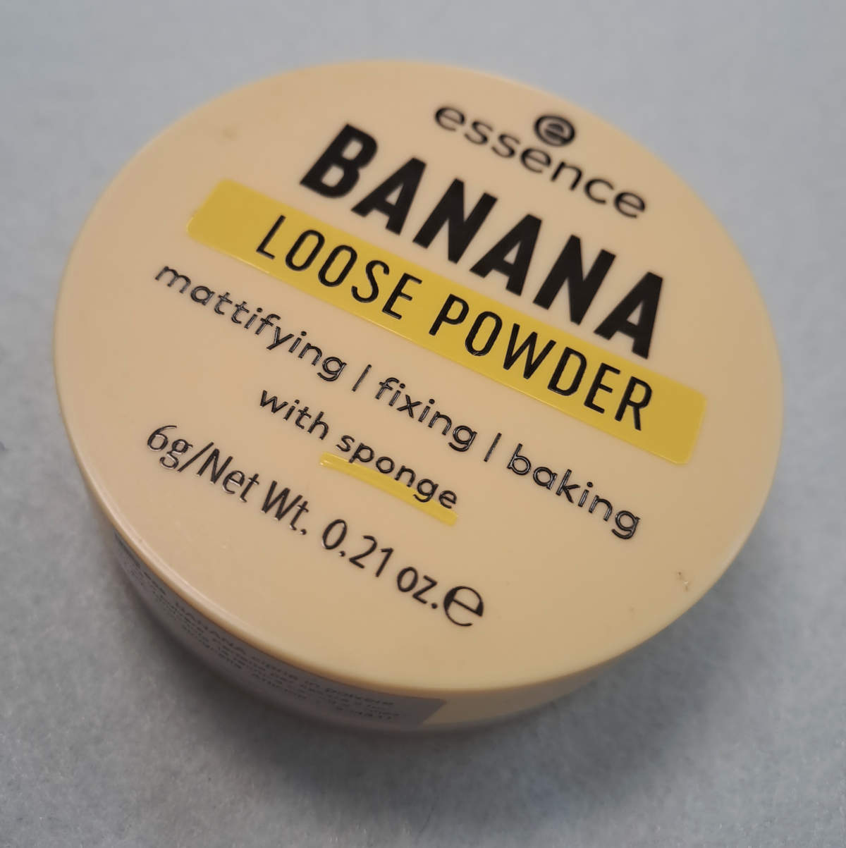 Essence cipria in polvere libera Banana Essence cipria in polvere libera Banana