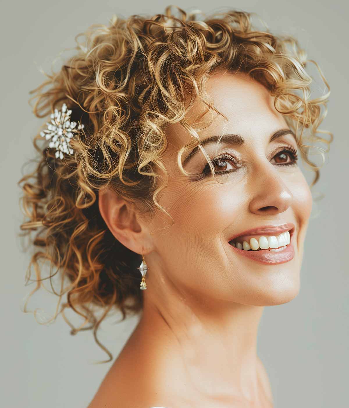 Capelli ricci pettinature raccolte Capelli ricci pettinature raccolte