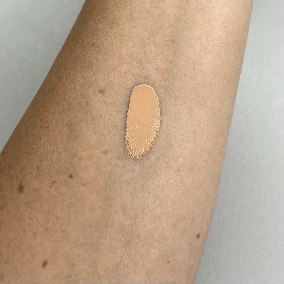 Texture e finish del correttore Essence Silky Blur Texture e finish del correttore Essence Silky Blur