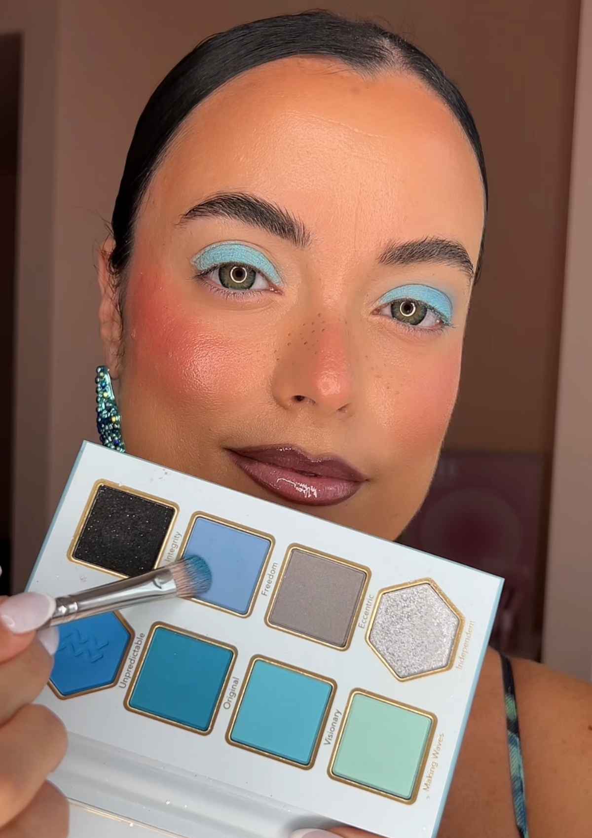 Pop of blue idea trucco Pop of blue idea trucco