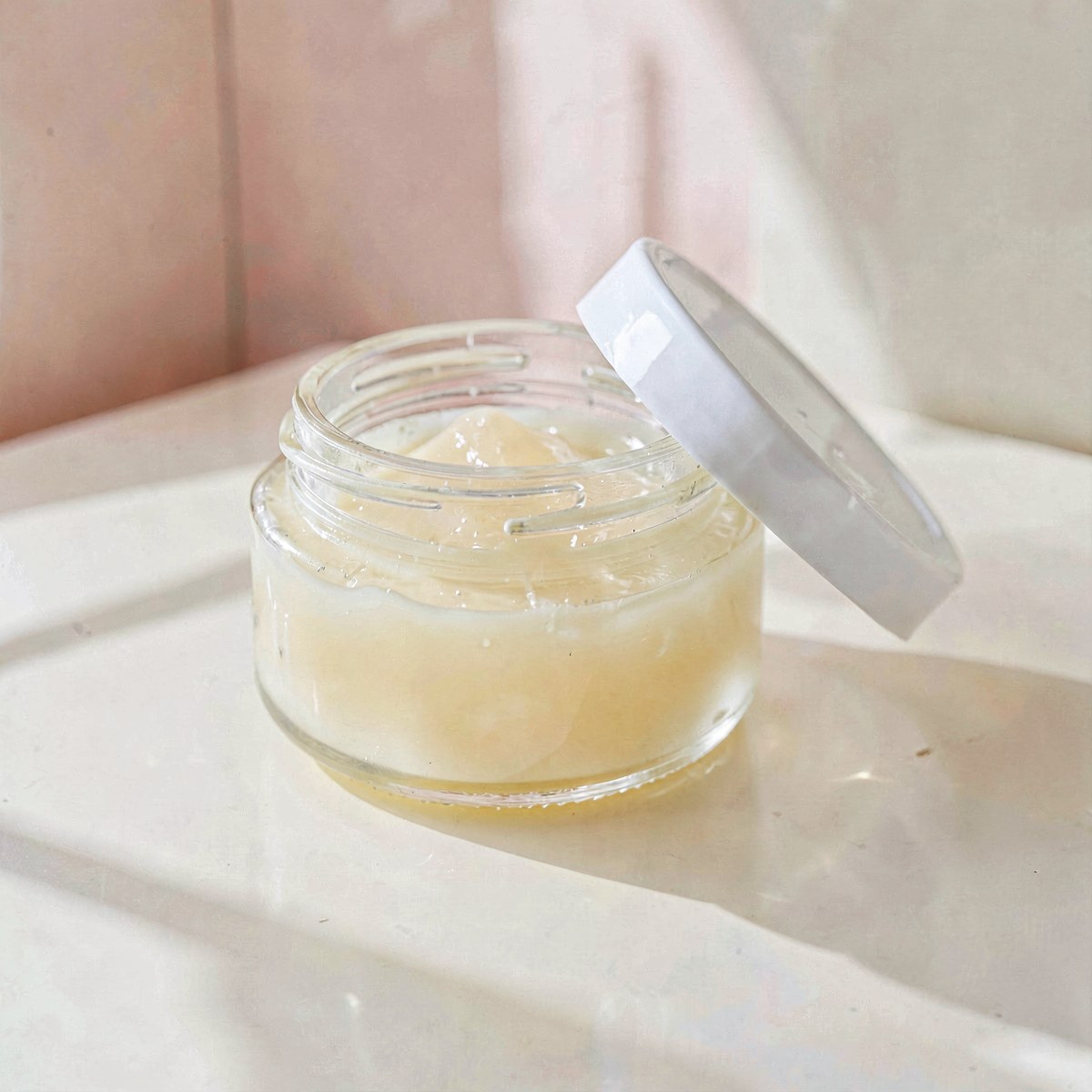 Vaselina in cosmetica slugging