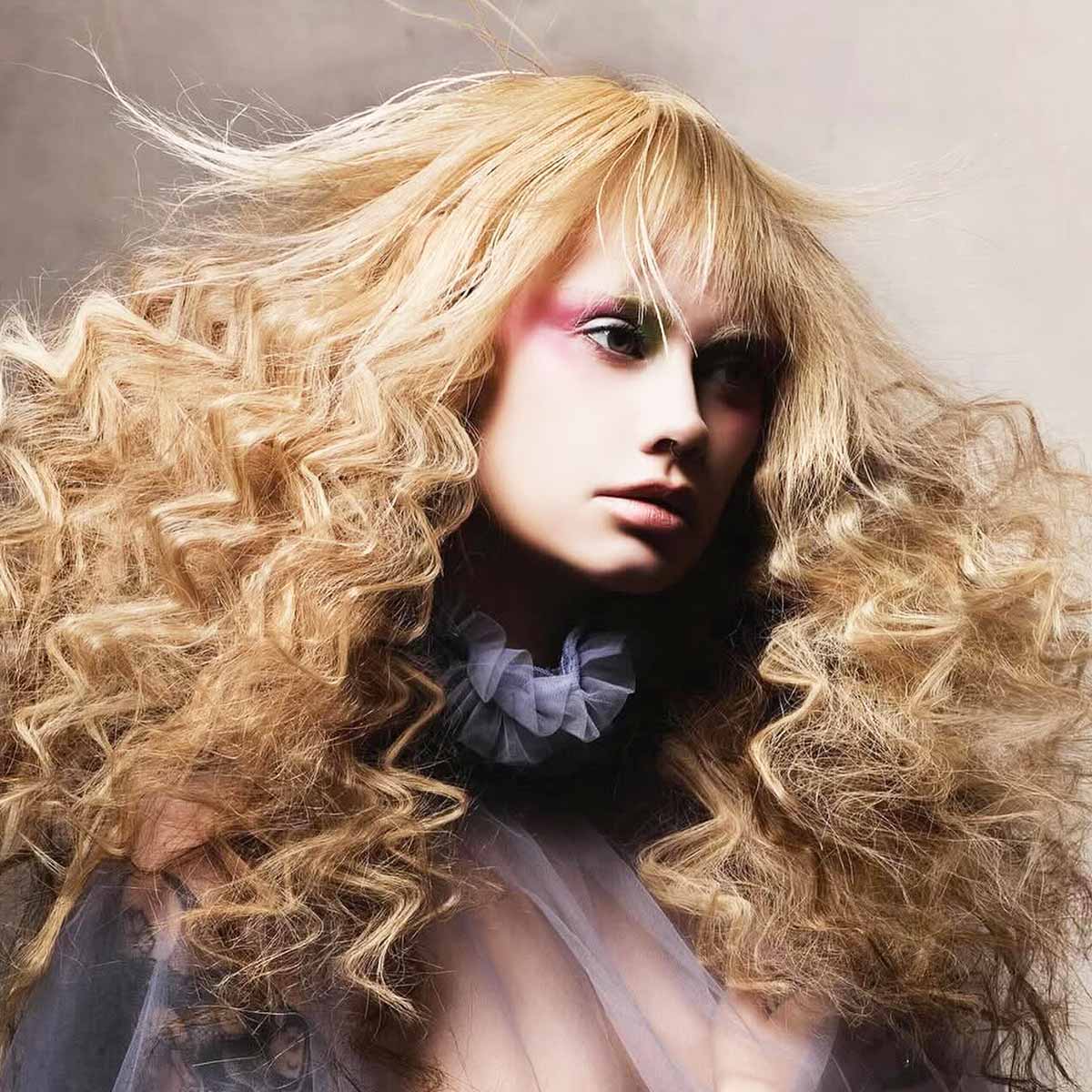 David Corbett tagli capelli lunghi 2025 David Corbett tagli capelli lunghi 2025