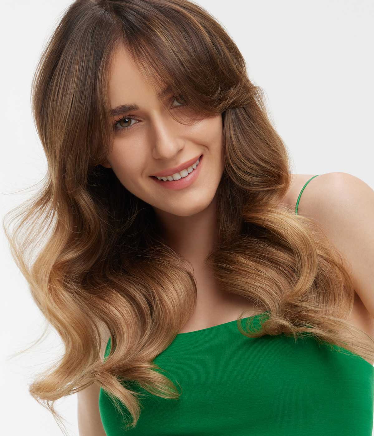 Capelli lunghi mossi con ciuffo Capelli lunghi mossi con ciuffo