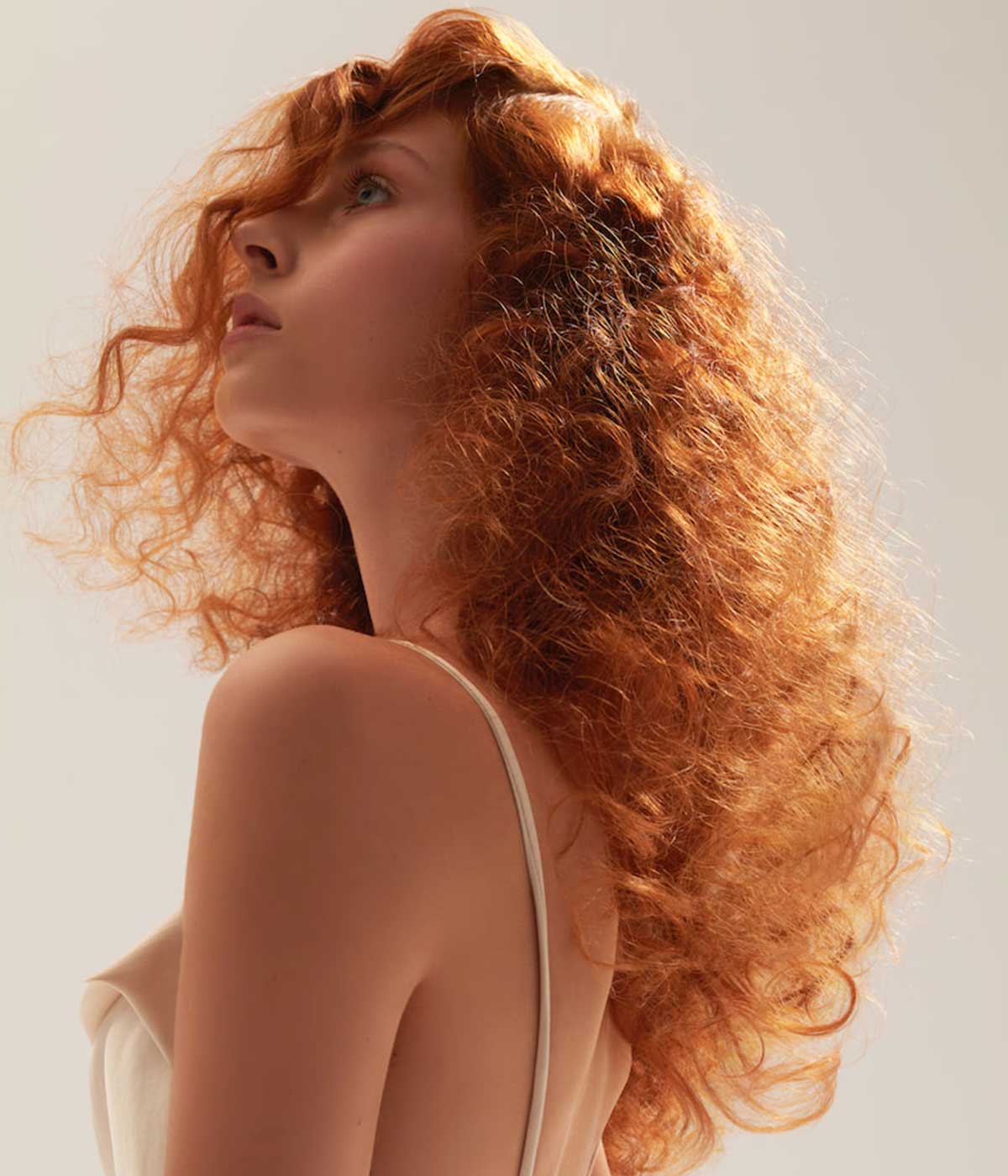 Capelli ricci tagli scalati con ciuffo Capelli ricci tagli scalati con ciuffo