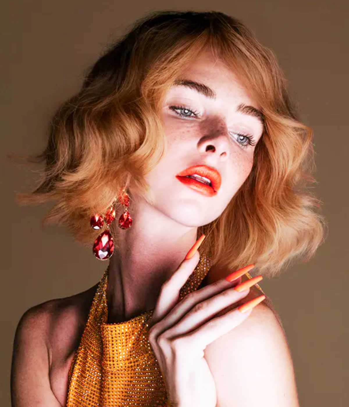 Wavy bob con ciuffo Wavy bob con ciuffo