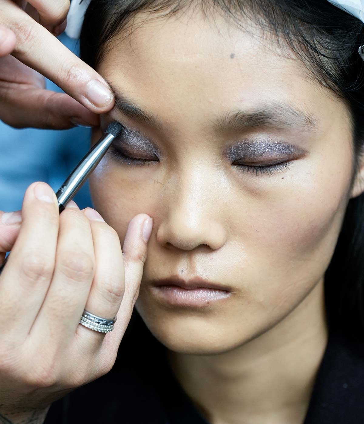 Trucco con ombretto grigio Autunno 2025 Trucco con ombretto grigio Autunno 2025