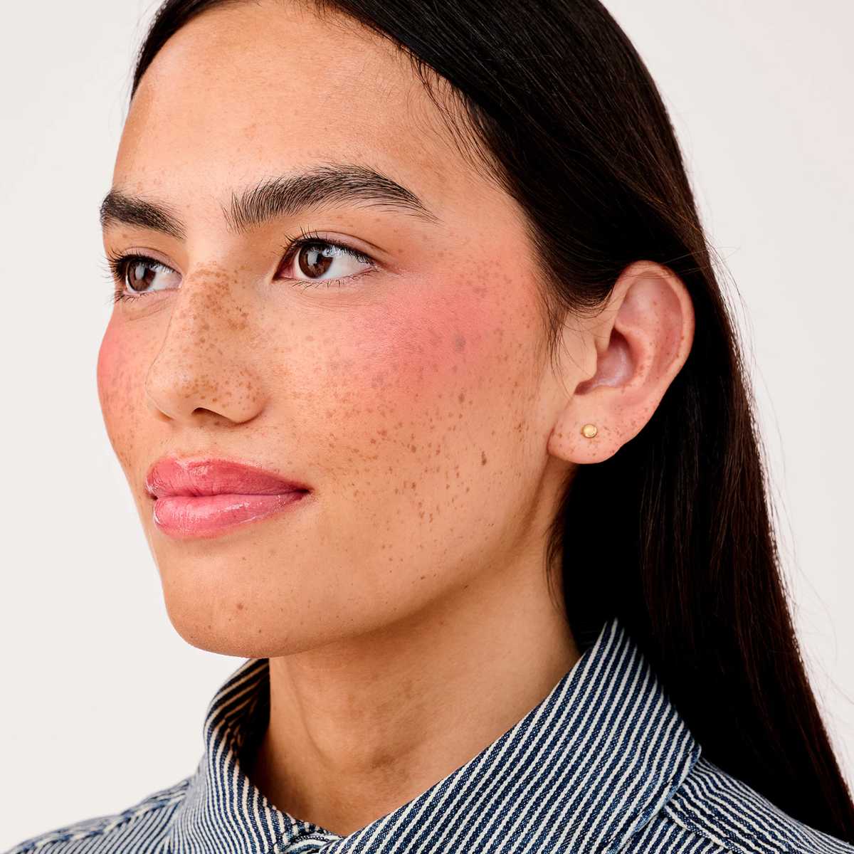 A chi sta bene il trucco draping con blush anni '80 A chi sta bene il trucco draping con blush anni '80